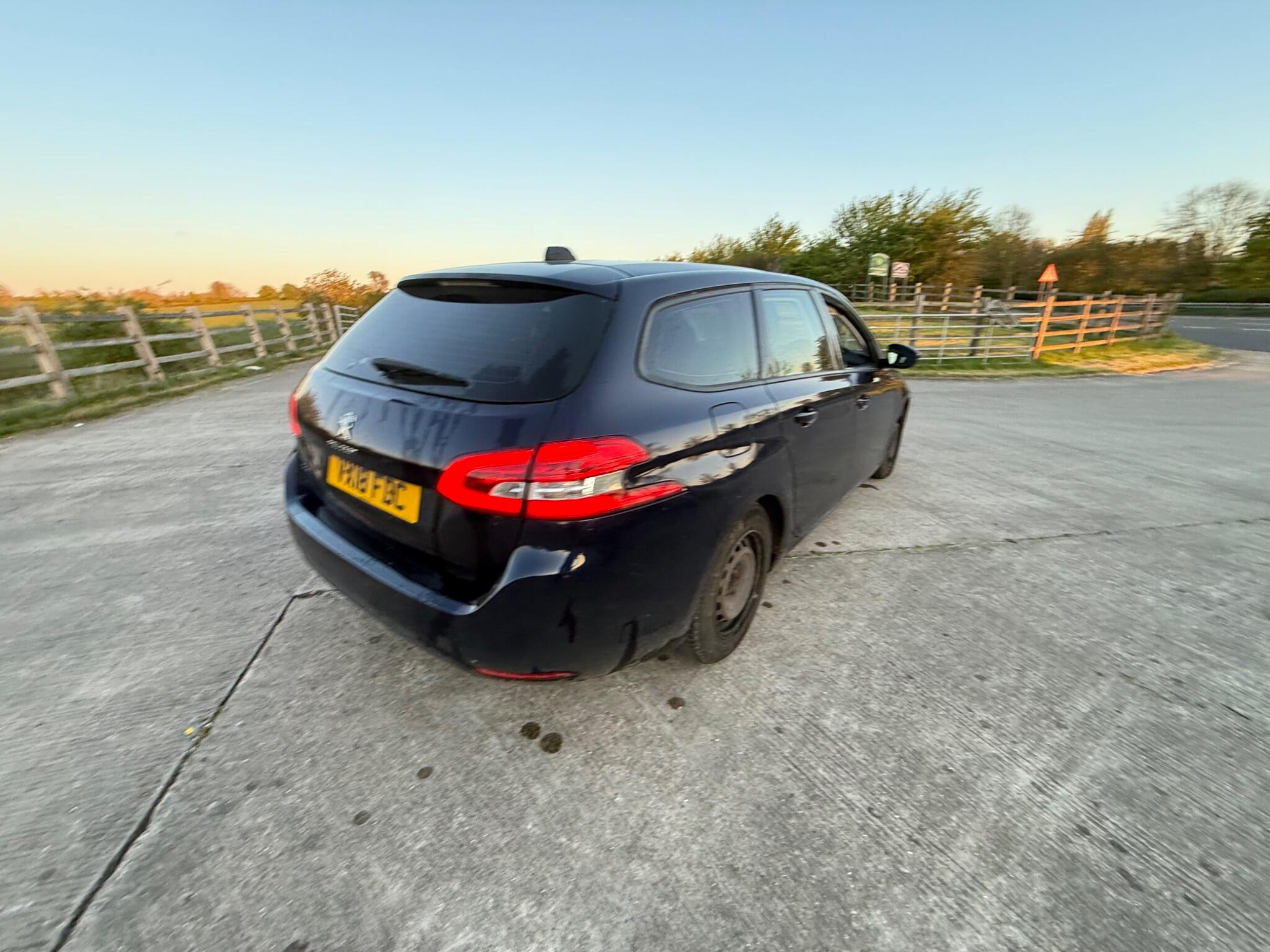 Peugeot 308 SW 1.6 BlueHDi Access Euro 6 (s/s) 5dr — photo 66 of 84